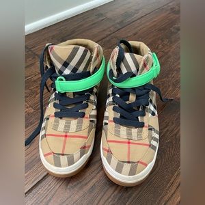Burberry Groves Vintage High-Top Sneakers Shoes, boys size 33
